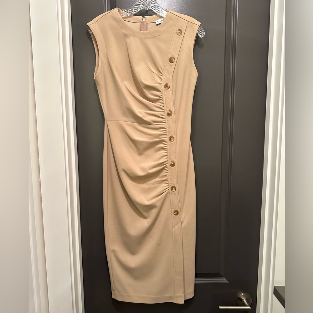 ✨ For Sale: Calvin Klein Tan Ruched Sheath Dress – Size 2✨